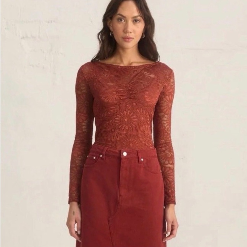 MON RENN Rust Lace Long-Sleeve Women’s Top